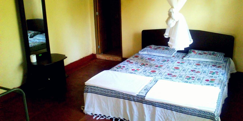 Haniffas Holiday Inn Kandy Pokoj fotografie